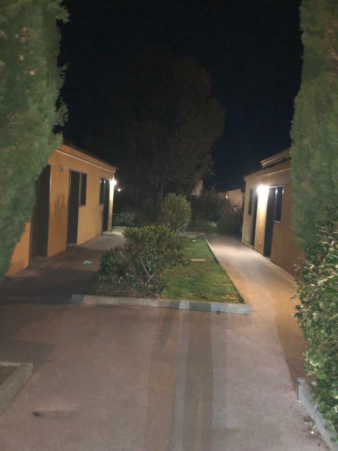Appartement Les Hameaux Arles Buitenkant foto